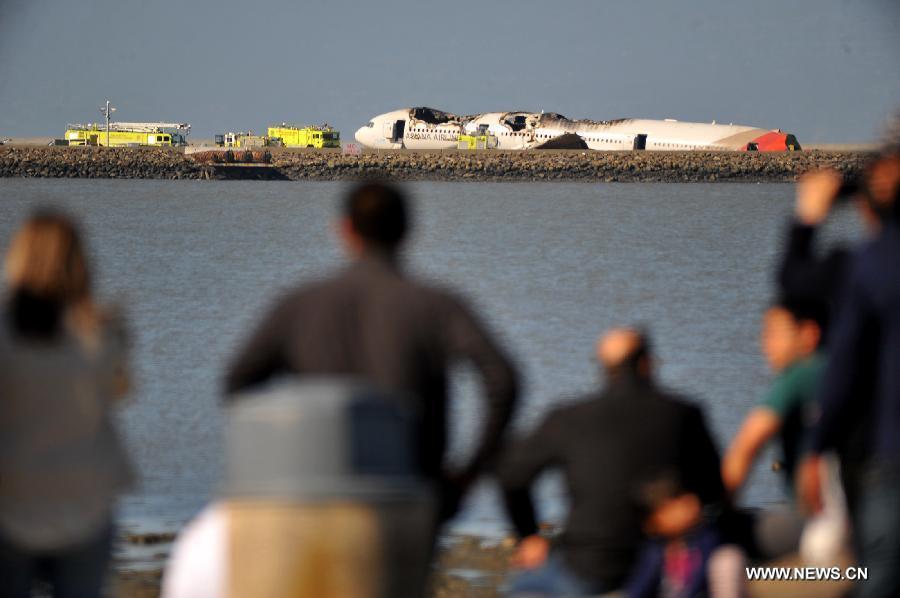 La majorité des élèves chinois à bord de l'avion qui s'est écrasé à San Francisco sont sains et saufs (3)