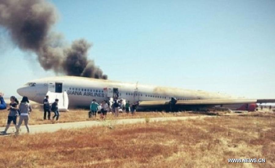 La majorité des élèves chinois à bord de l'avion qui s'est écrasé à San Francisco sont sains et saufs (4)