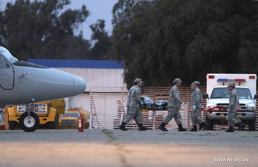 Tous les 21 passagers à bord d'un avion de l'armée de l'air chilienne ont été tués dans son crash survenu le 2 septembre 2011. Cet avion, transportant huit membres de l'armée de l'air, cinq personnes d'une chaîne de télévision publique locale, six membres d'une organisation humanitaire et deux responsables du ministère de la Culture, s'envolait pour une petite île avant de s'écraser vers 17h48 (21h48 GMT).