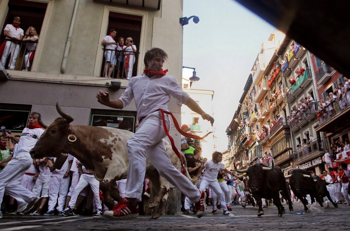 La folie de la San Fermín s'empare de Pampelune (10)