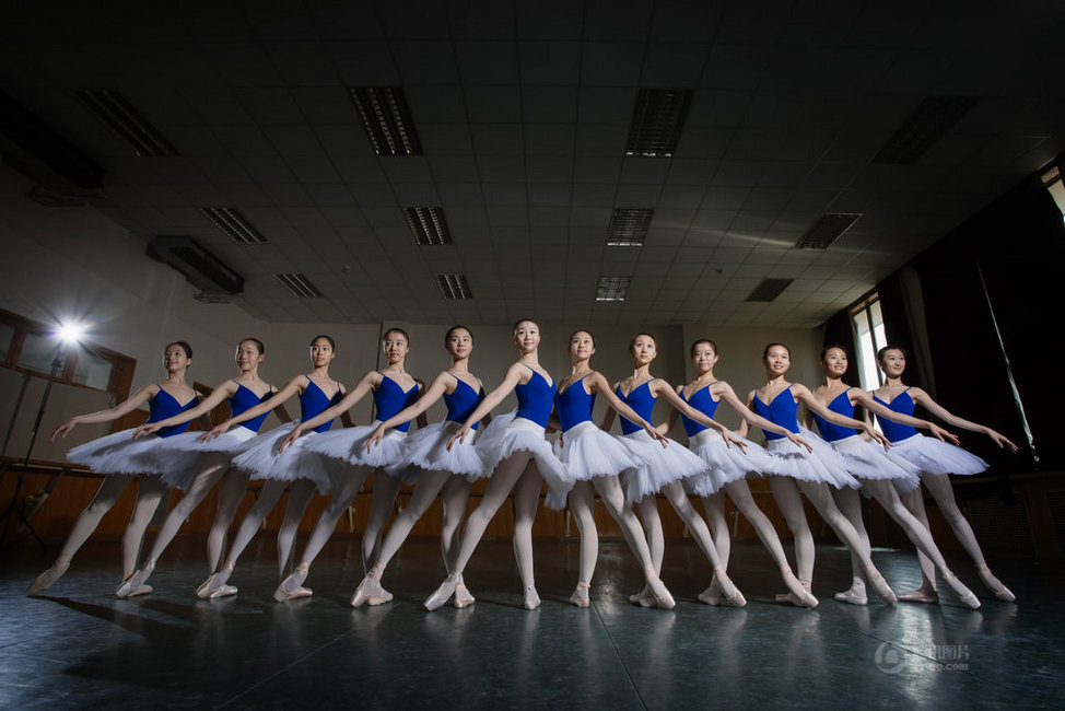 En images: les belles danseuses du ballet de Beijing