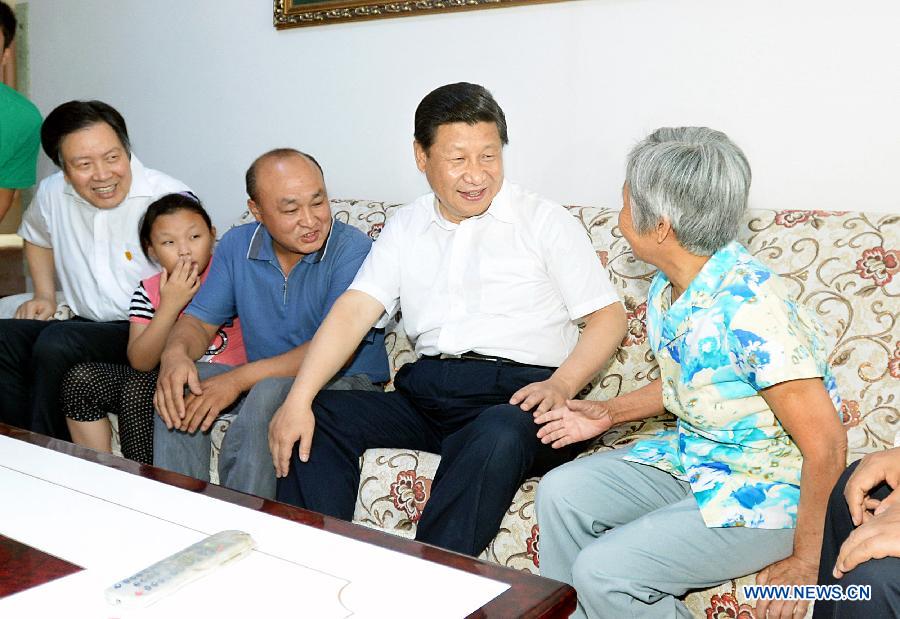 Xi Jinping appelle les membres du PCC à maintenir la Chine rouge (3)