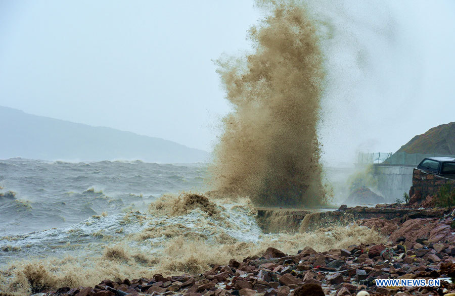 Le typhon Soulik touche terre dans le Fujian  (3)
