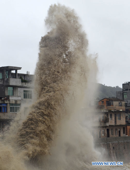 Le typhon Soulik touche terre dans le Fujian  (2)