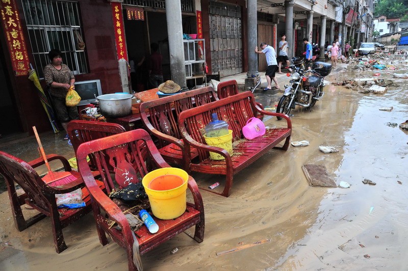 Chine : le typhon Soulik fait trois morts au Guangdong (6)