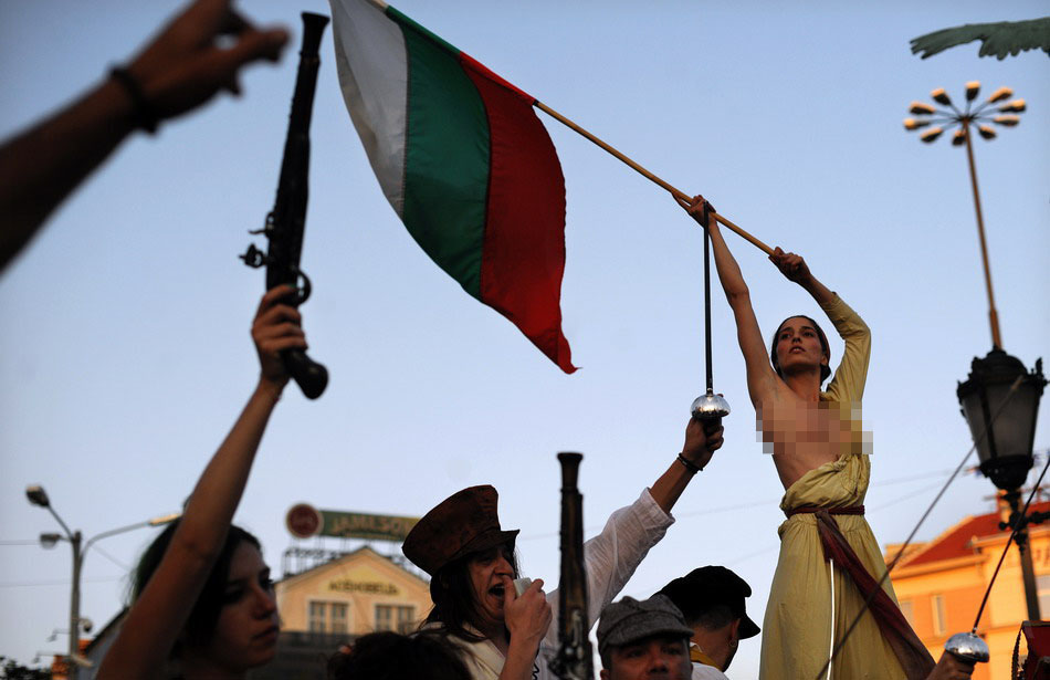 Des manifestants bulgares reproduisent un tableau de Delacroix (5)