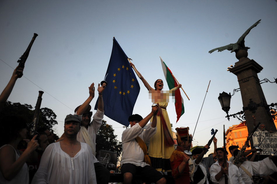 Des manifestants bulgares reproduisent un tableau de Delacroix (4)