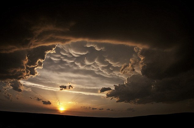 Camille Seaman immortalise la beauté des nuages d'orage (6)