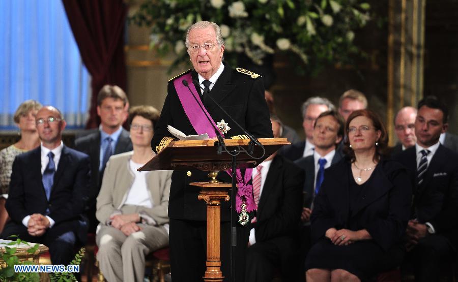 Le roi Albert II de Belgique cède le trône à son fils Philippe (4)