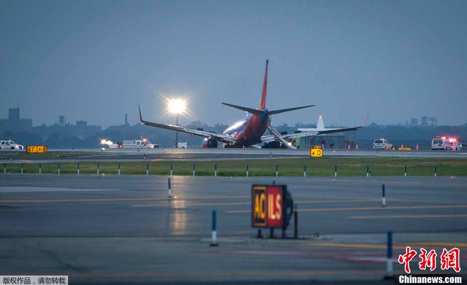 Un avion de Southwest Airlines casse son train à New York : 11 blessés (3)