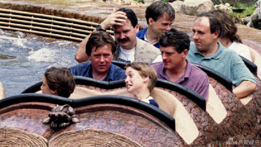William et d'autres membres de la famille royale à Disneyland, en 1993.
