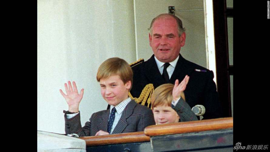 1991, William et Harry participe à un évènement de la famille royale.