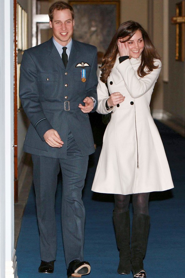 Kate et William devant les médias, en avril 2008.