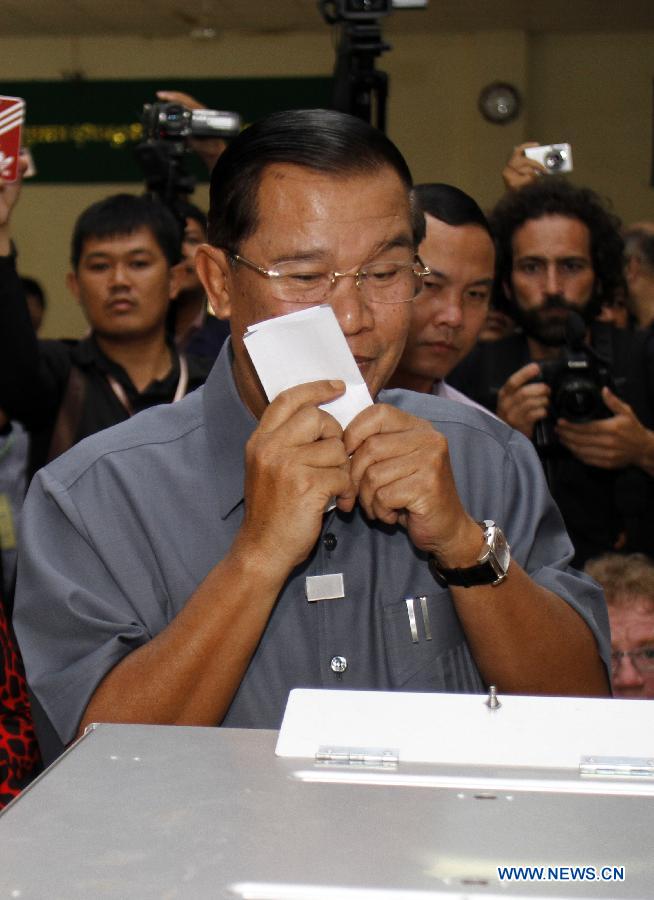 Ouverture des 5e élections législatives au Cambodge (2)