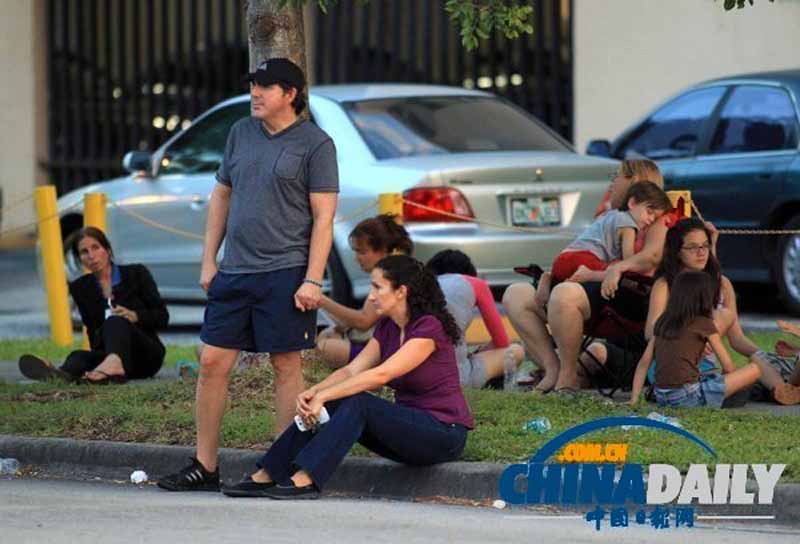 Sept morts après une fusillade dans une banlieue de Miami  (3)