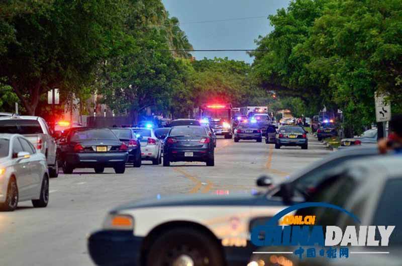 Sept morts après une fusillade dans une banlieue de Miami  (5)