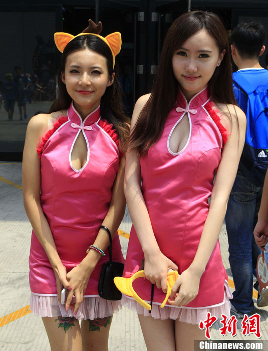 Shanghai : les hôtesses sexy du salon ChinaJoy 2013 (9)