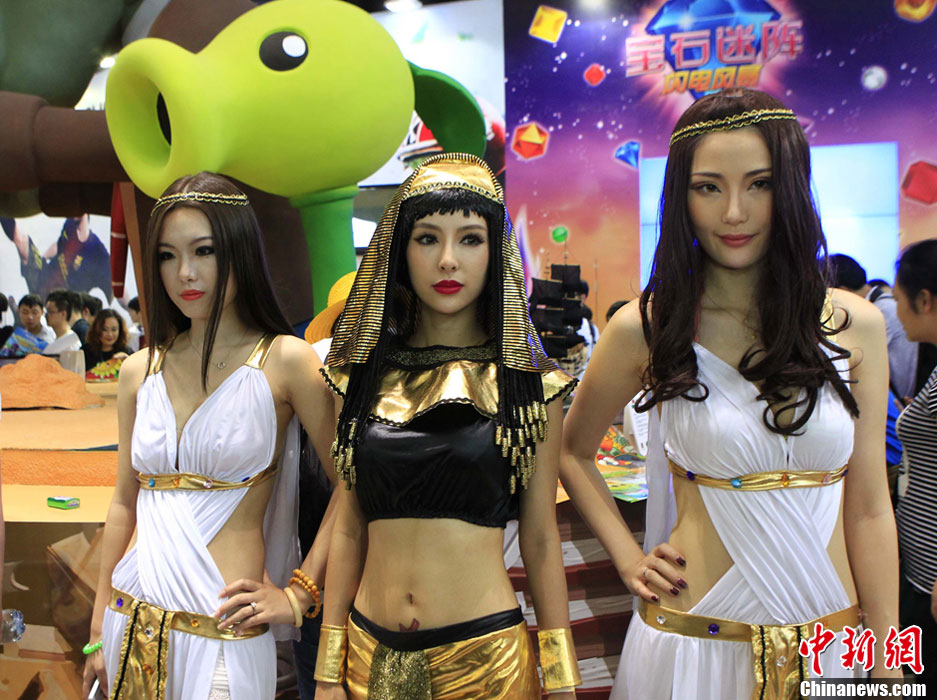 Shanghai : les hôtesses sexy du salon ChinaJoy 2013
