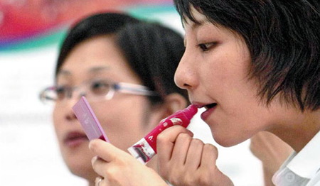 « L'effet rouge à lèvres » émerge en Chine alors que l'économie tourne au ralenti