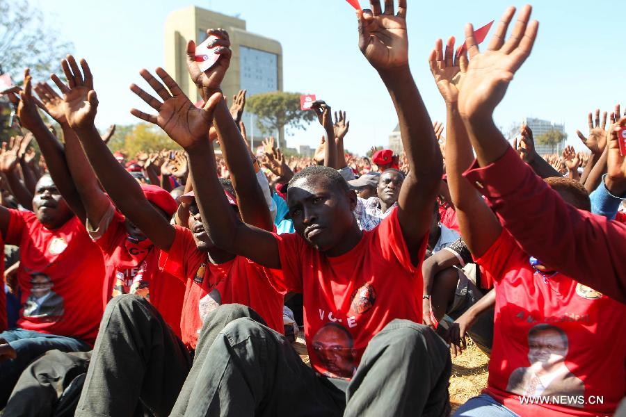 Zimbabwe: Tsvangirai termine sa campagne présidentielle en appelant Mugabe à se retirer (3)