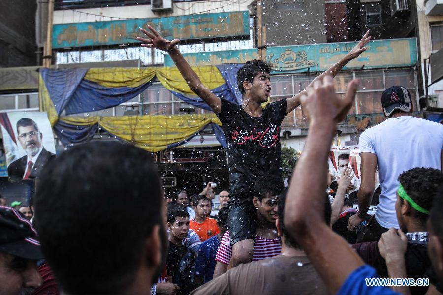 La police égyptienne a fait usage de gaz lacrymogène contre des manifestants pro-Morsi 