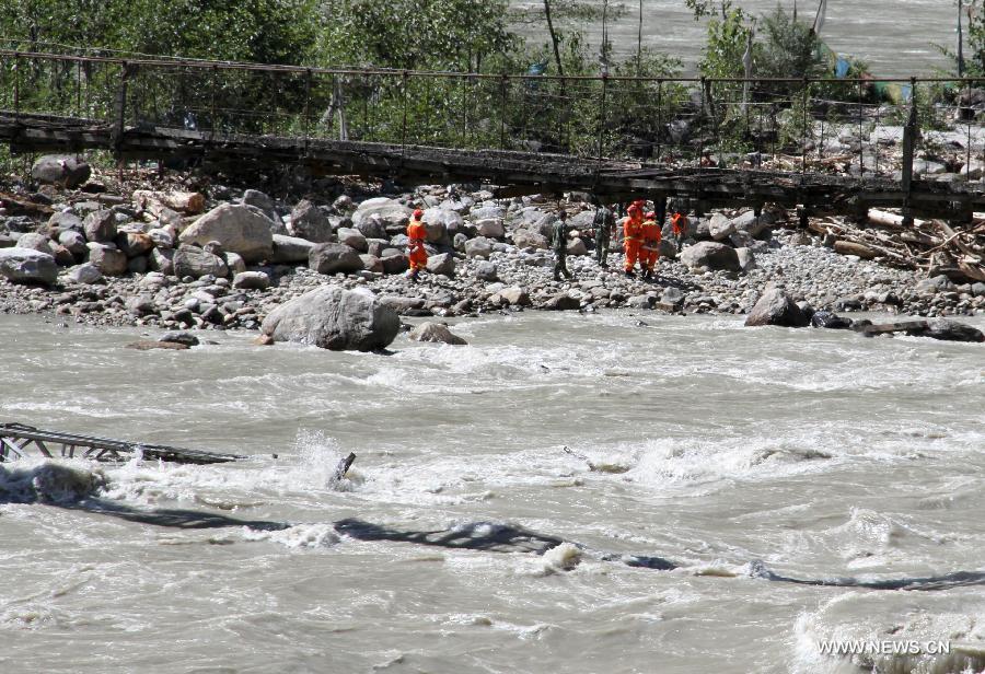 Chine : quatre disparus après l'effondrement d'un pont au Tibet (2)