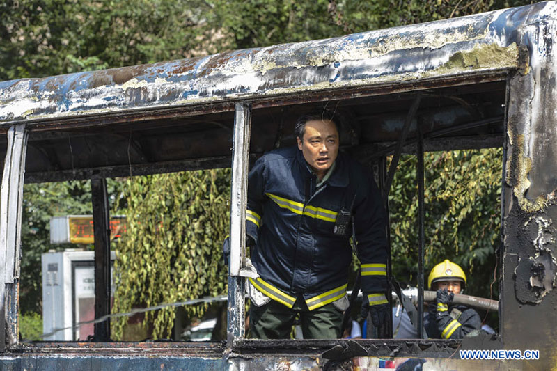 Une personne a été tuée, et au moins six autres blessées après l'incendie d'un bus survenu lundi matin à Urumqi, capitale de la région autonome ouïgoure du Xinjiang, dans le nord-ouest de la Chine.