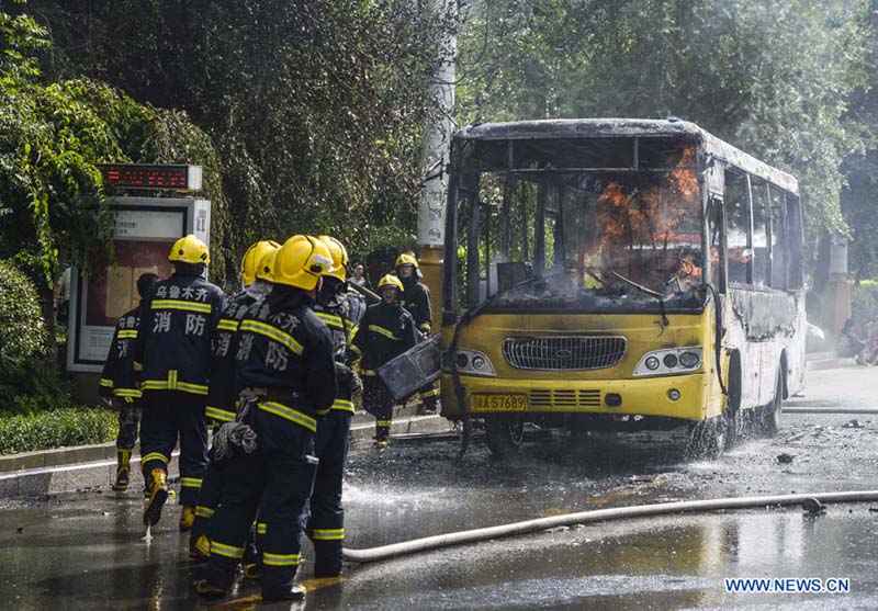 Chine : un mort et six blessés dans l'incendie d'un bus au Xinjiang 