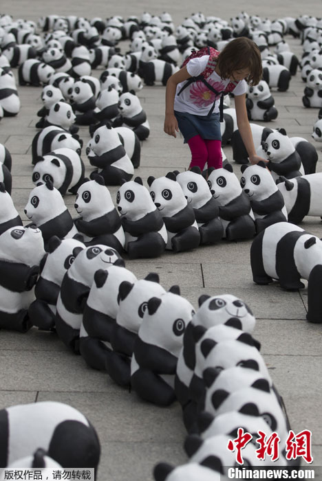 Berlin : 1600 pandas manifestent pour la protection des espèces menacées (4)