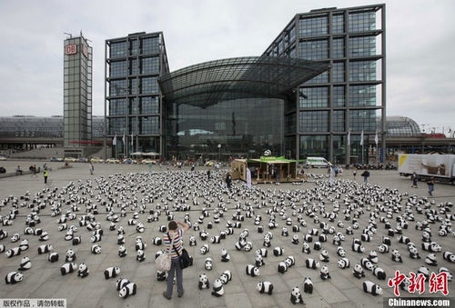 Berlin : 1600 pandas manifestent pour la protection des espèces menacées (5)