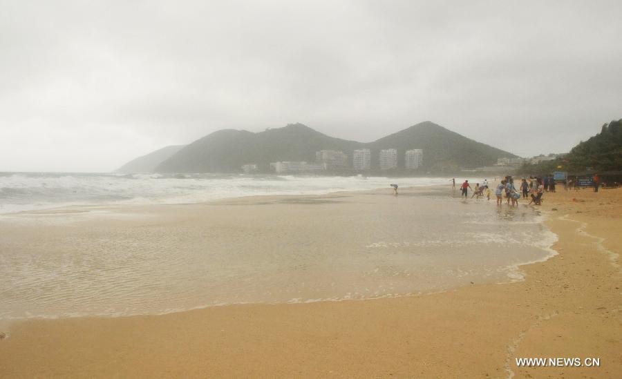 La Chine maintient son alerte aux hautes vagues à l'approche de la tempête tropicale Mangkhut (7)