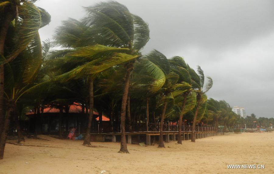 La Chine maintient son alerte aux hautes vagues à l'approche de la tempête tropicale Mangkhut