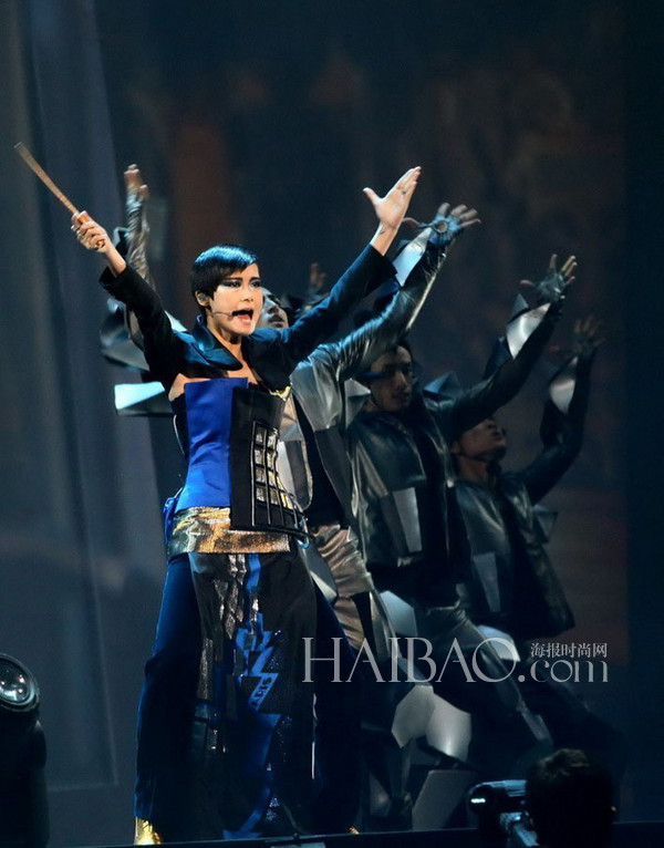 Riccardo Tisci de Givenchy habillera la chanteuse Li Yuchun (4)