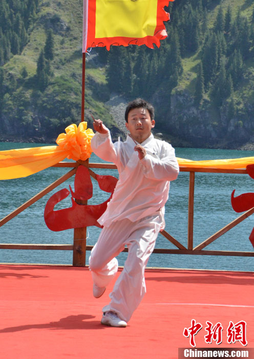 Xinjiang : une rencontre entre maîtres des arts martiaux plutôt décevante (3)