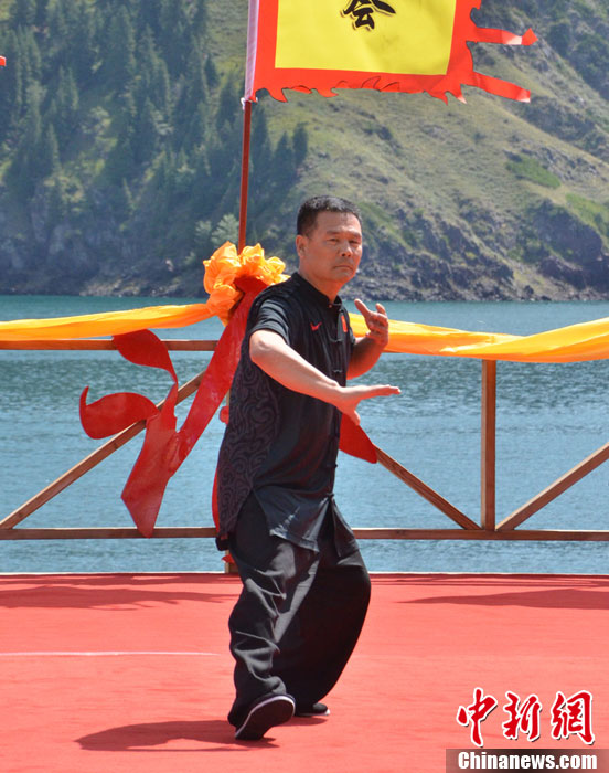 Xinjiang : une rencontre entre maîtres des arts martiaux plutôt décevante (2)