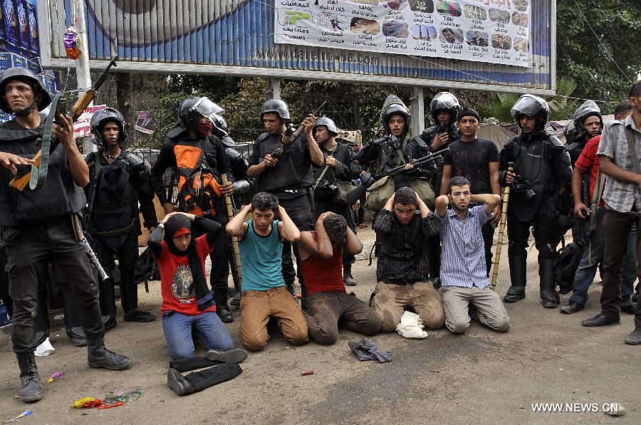 Egypte: la police commence à disperser les sit-in des partisans de Morsi