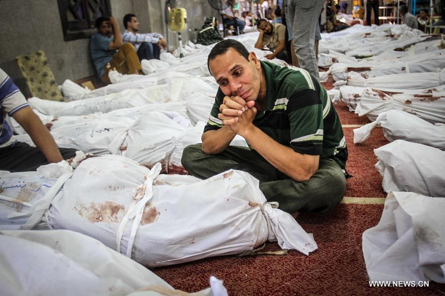 Egypte : le bilan des morts des affrontements s'élève à 525 (ministère)  (5)