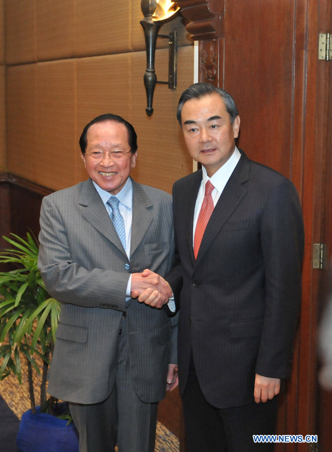 Les chefs de la diplomatie cambodgien et chinois promettent de renforcer les relations bilatérales 