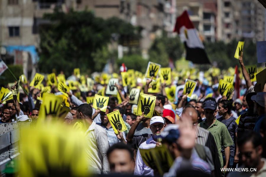Egypte : des milliers d'islamistes manifestent à travers du pays sous forte présence des forces de sécurité (SYNTHESE)  (2)