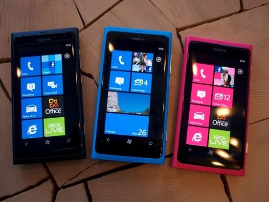 2011  Lumia 800