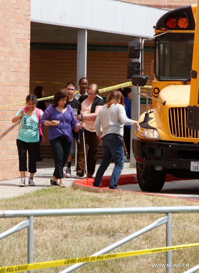 Etats-Unis: un élève tué et trois autres blessés à l'arme blanche dans un lycée au Texas 