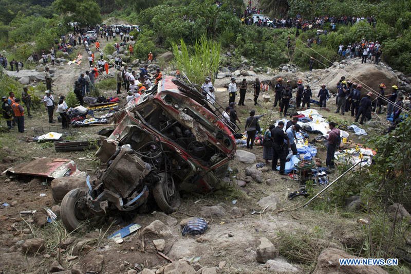 35 tués et 50 blessés dans un accident de bus dans le centre du Guatemala 
