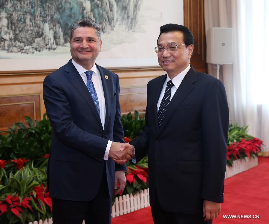 Chine/Davos d'été : la Chine et l'Arménie s'engagent à améliorer leurs relations
