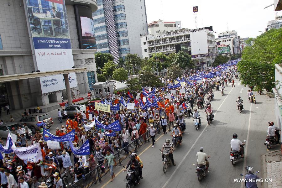 Manifestations contre l'élection au Cambodge : la police fait l'usage de gaz lacrymogènes et de canons à eau 