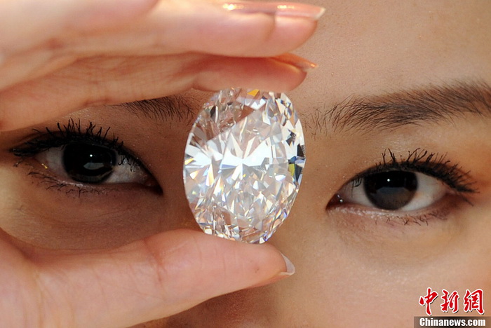 Le plus gros diamant pur incolore sera mis aux enchères à Hong Kong en octobre