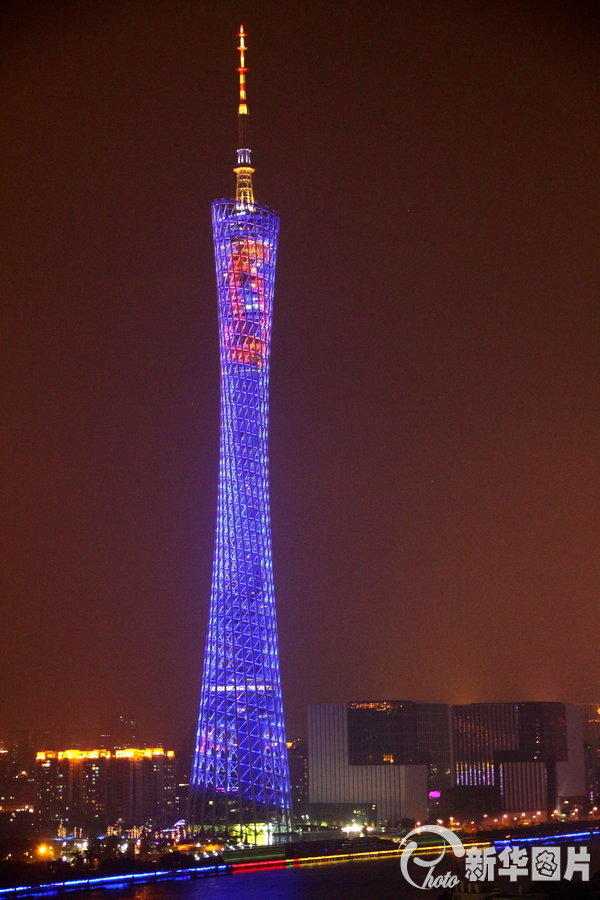 La tour de Guangzhou devient la tour d'alerte du typhon (2)