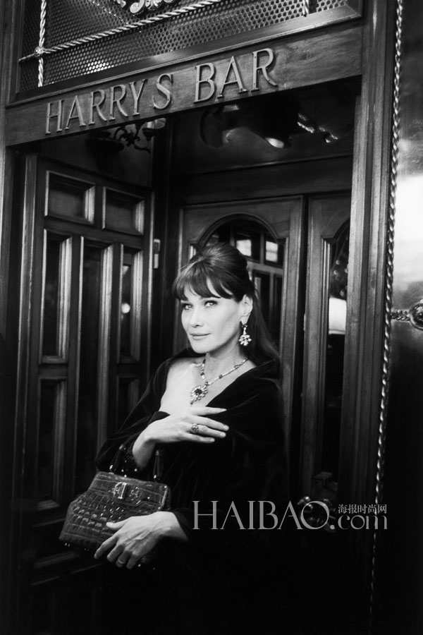 Carla Bruni dans la nouvelle campagne de Bulgari (16)