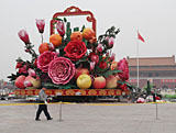 La Place Tian'anmen fleurit pour la Fête Nationale