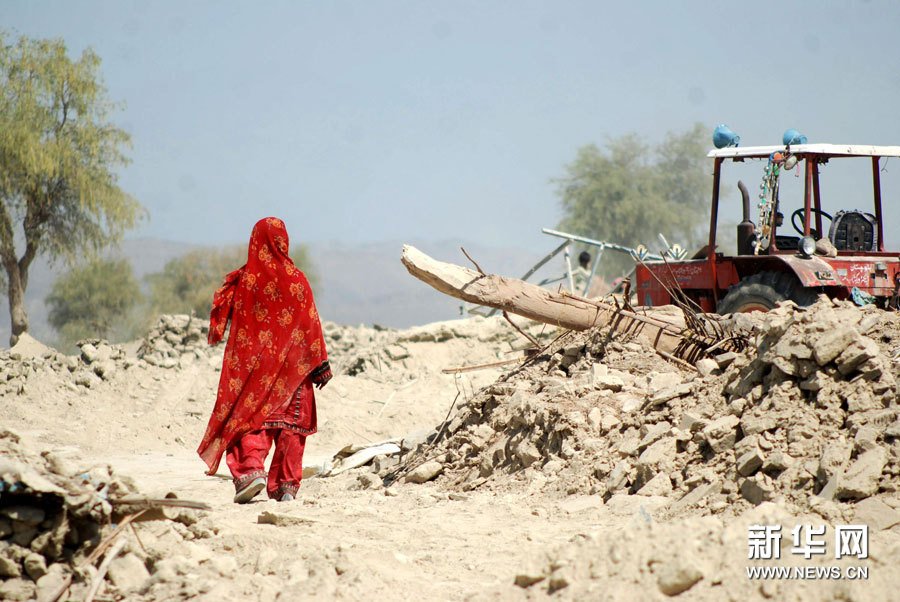 328 morts et plus de 500 blessés dans le séisme qui a frappé le sud-ouest du Pakistan 