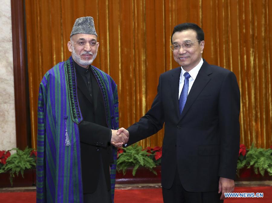 Le Premier ministre Li Keqiang s'est entretenu avec le président afghan Hamid Karzai vendredi à Beijing.